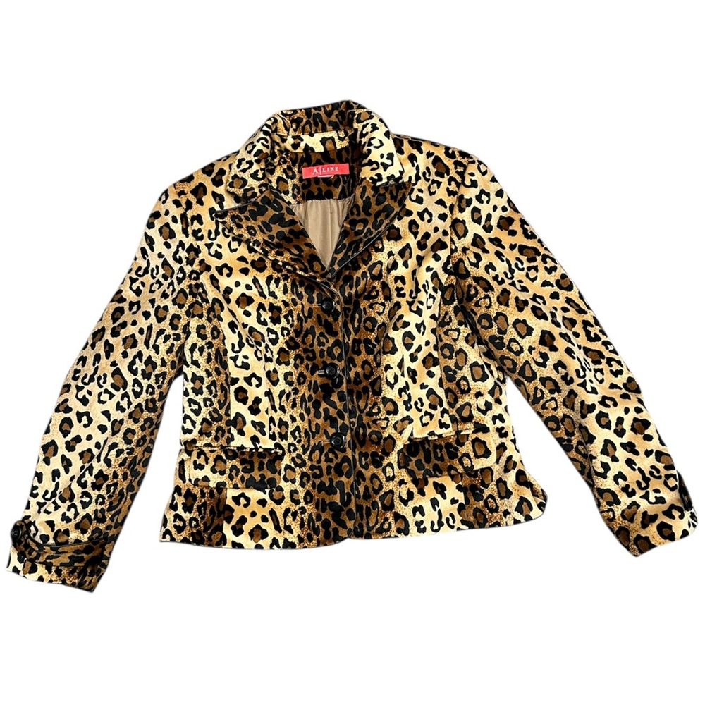 A-Line Velvet Leopard Print Jacket with Pockets. 21” Pit to Pit 23” Length